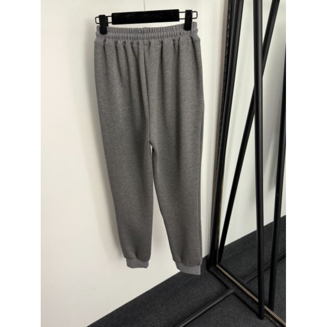 スタイリッシュ 上品 トレンド PRADA プラダ コピー セットアップ 完成度