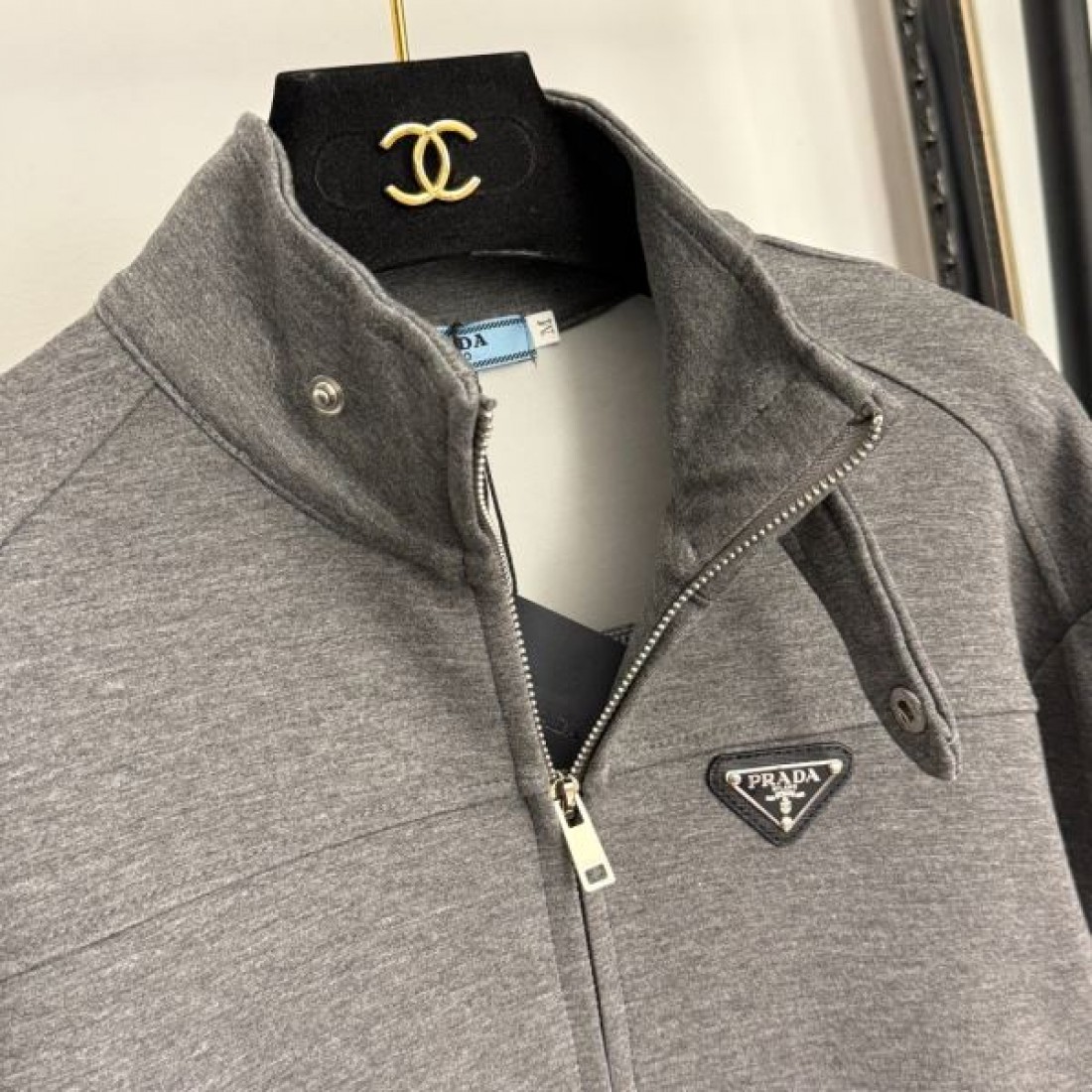 スタイリッシュ 上品 トレンド PRADA プラダ コピー セットアップ 完成度