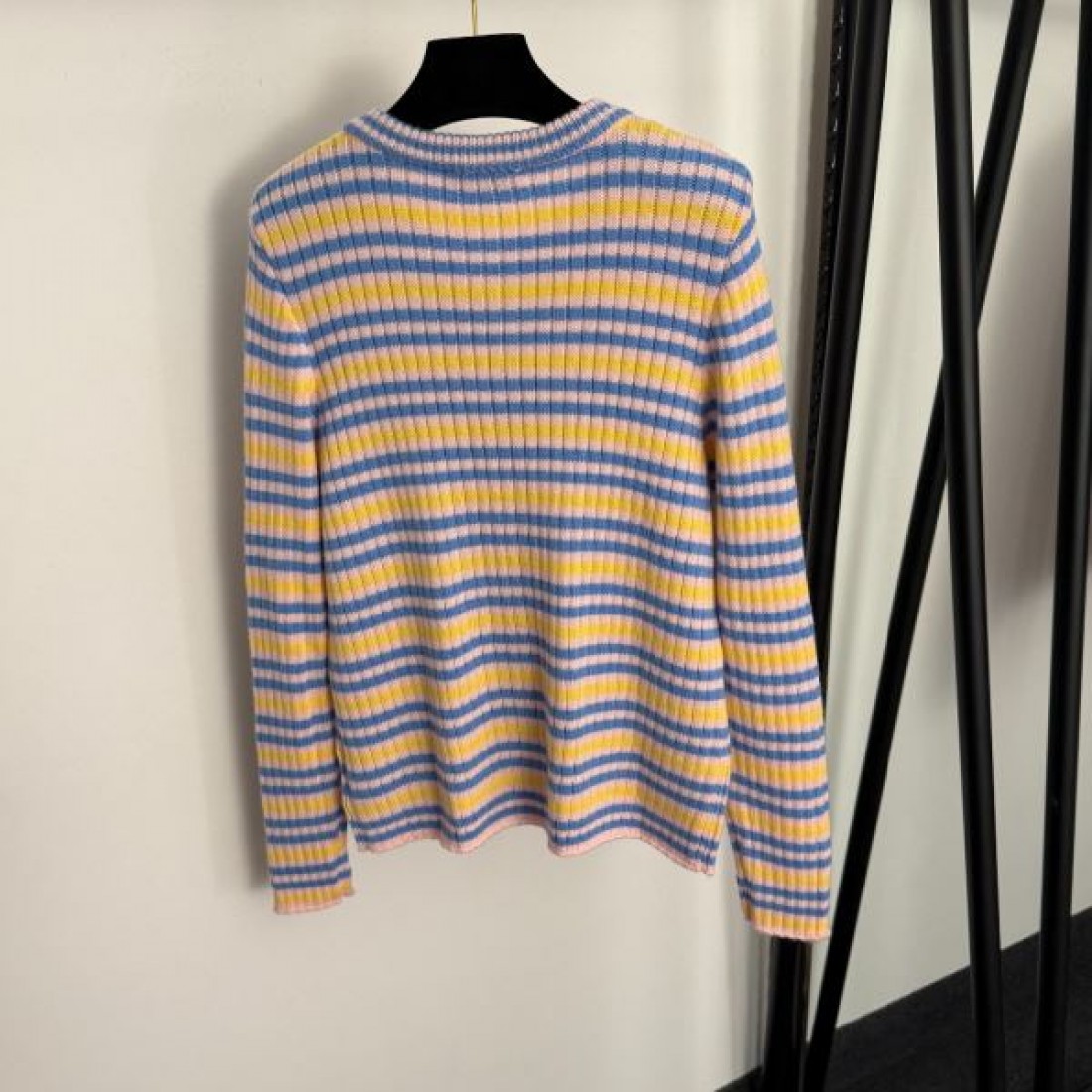 エレガント 上品 気品 VALENTINO ヴァレンティノ コピー ニット 女性的