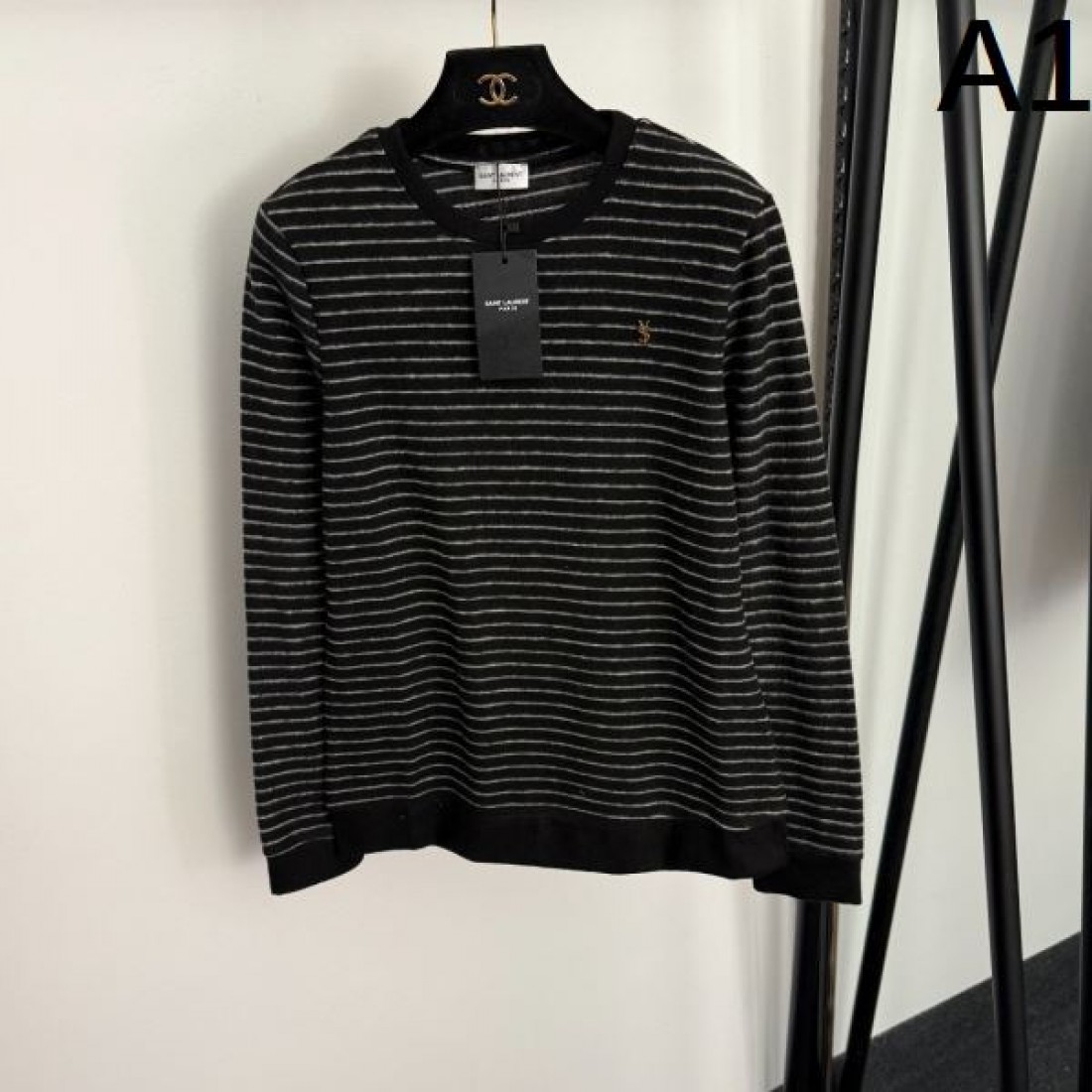 エレガント 高級感 洗練 YSL イヴサンローラン コピー ニット きれいめ 女性的