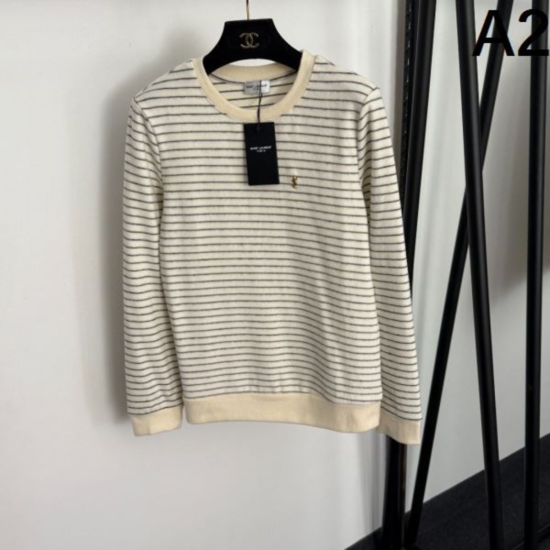 エレガント 高級感 洗練 YSL イヴサンローラン コピー ニット きれいめ 女性的