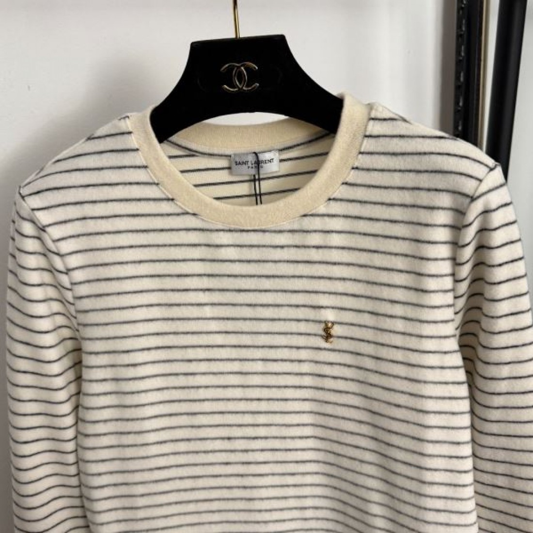 エレガント 高級感 洗練 YSL イヴサンローラン コピー ニット きれいめ 女性的