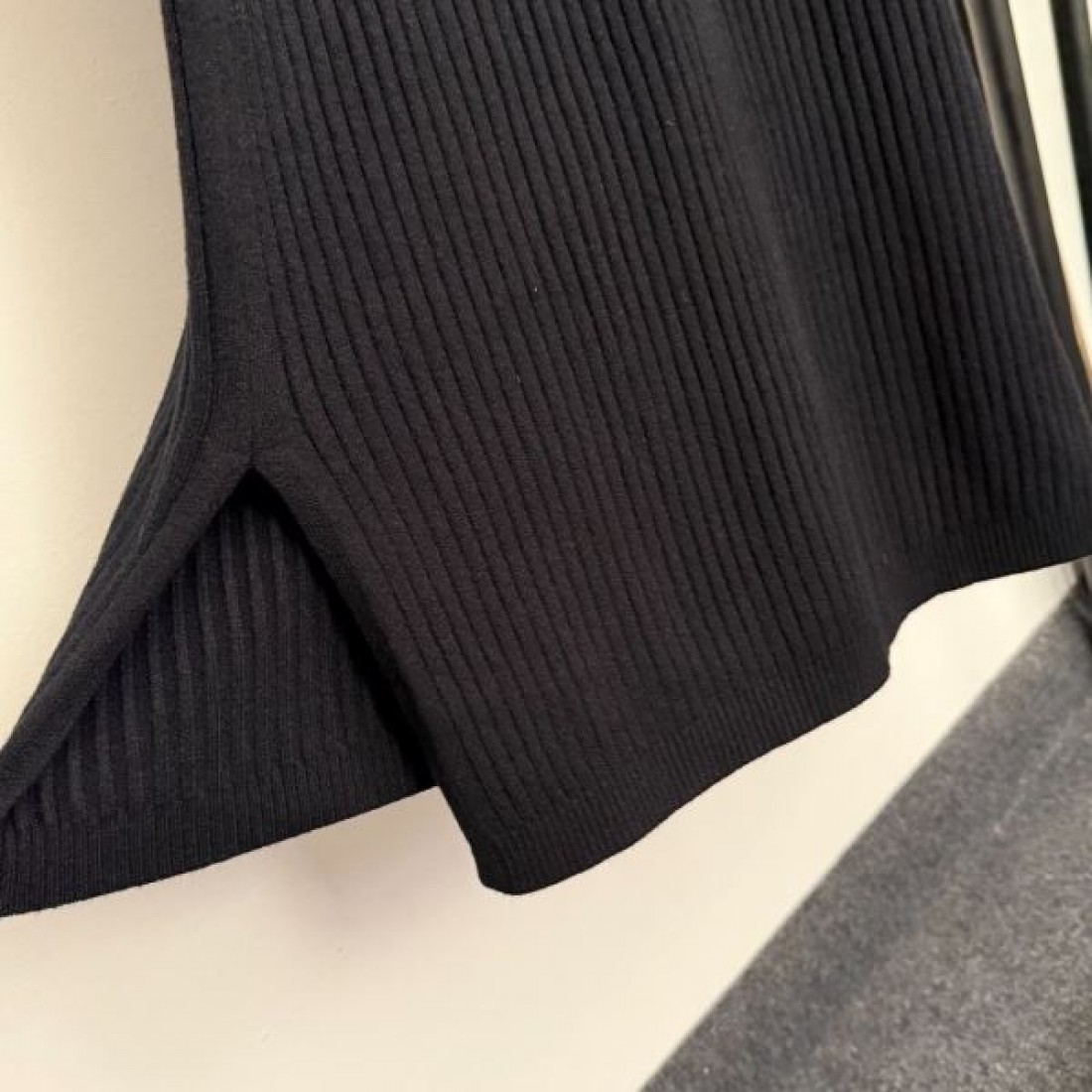 ナチュラル 上質 女性的 LOEWE ロエベ コピー ワンピース 落ち着き 大人向け