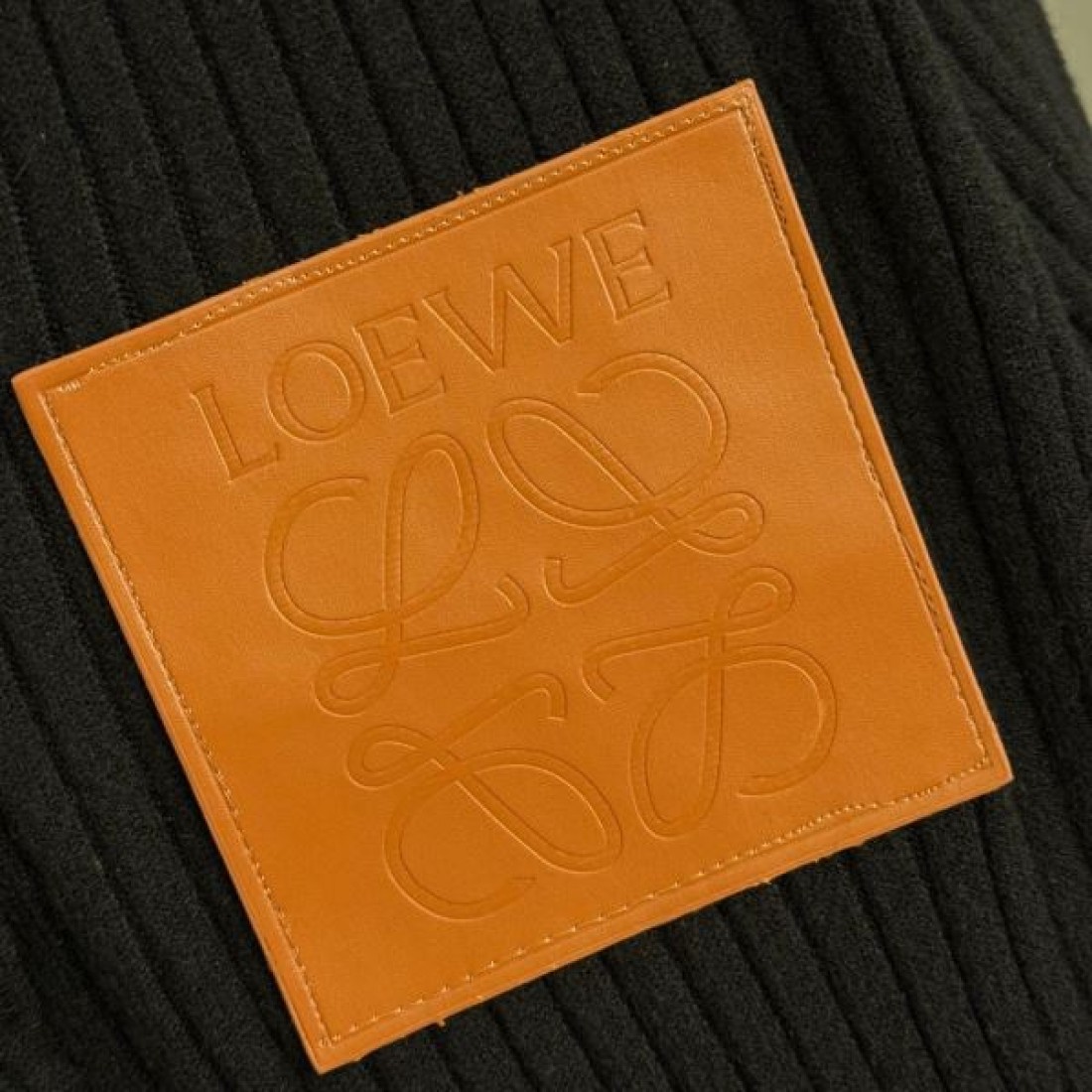 ナチュラル 上質 女性的 LOEWE ロエベ コピー ワンピース 落ち着き 大人向け
