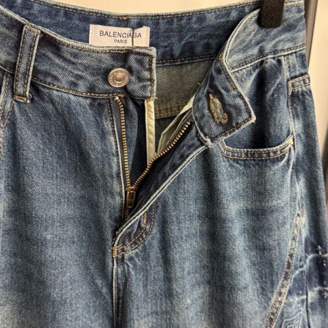 トレンド 前衛的 モード BALENCIAGA バレンシアガ コピー パンツ 存在感 主役級