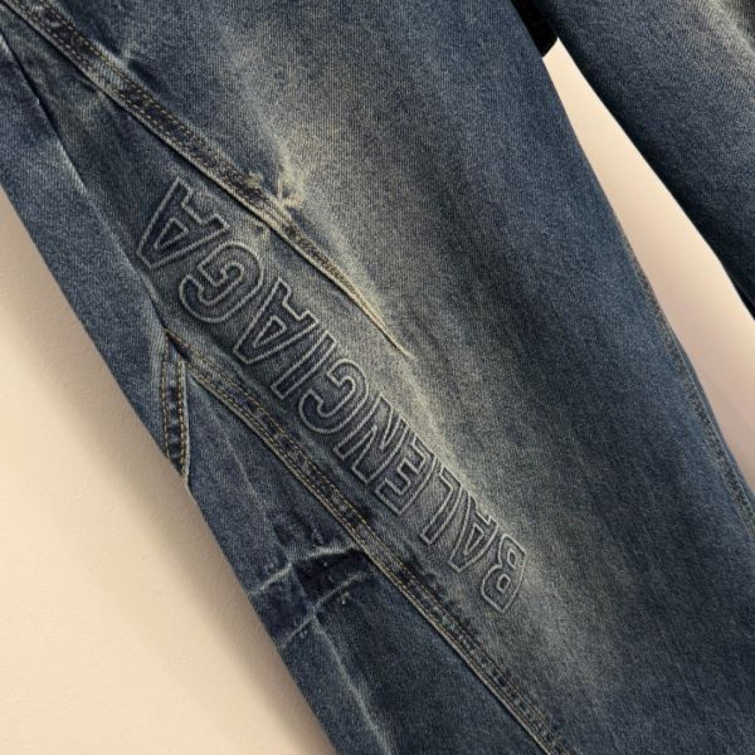 トレンド 前衛的 モード BALENCIAGA バレンシアガ コピー パンツ 存在感 主役級