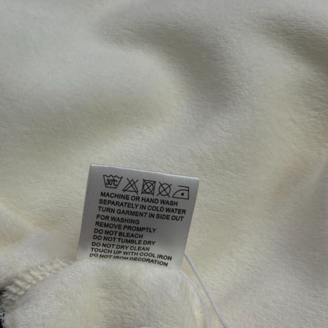 ミニマル 洗練 上質 CELINE セリーヌ コピー パンツ シンプル 大人向け