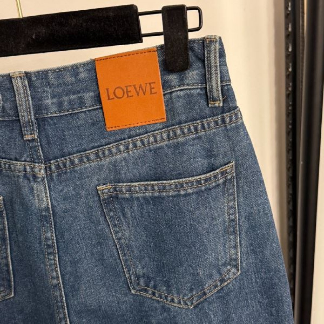 ミニマル 上質 ナチュラル LOEWE ロエベ コピー パンツ 洗練 大人向け