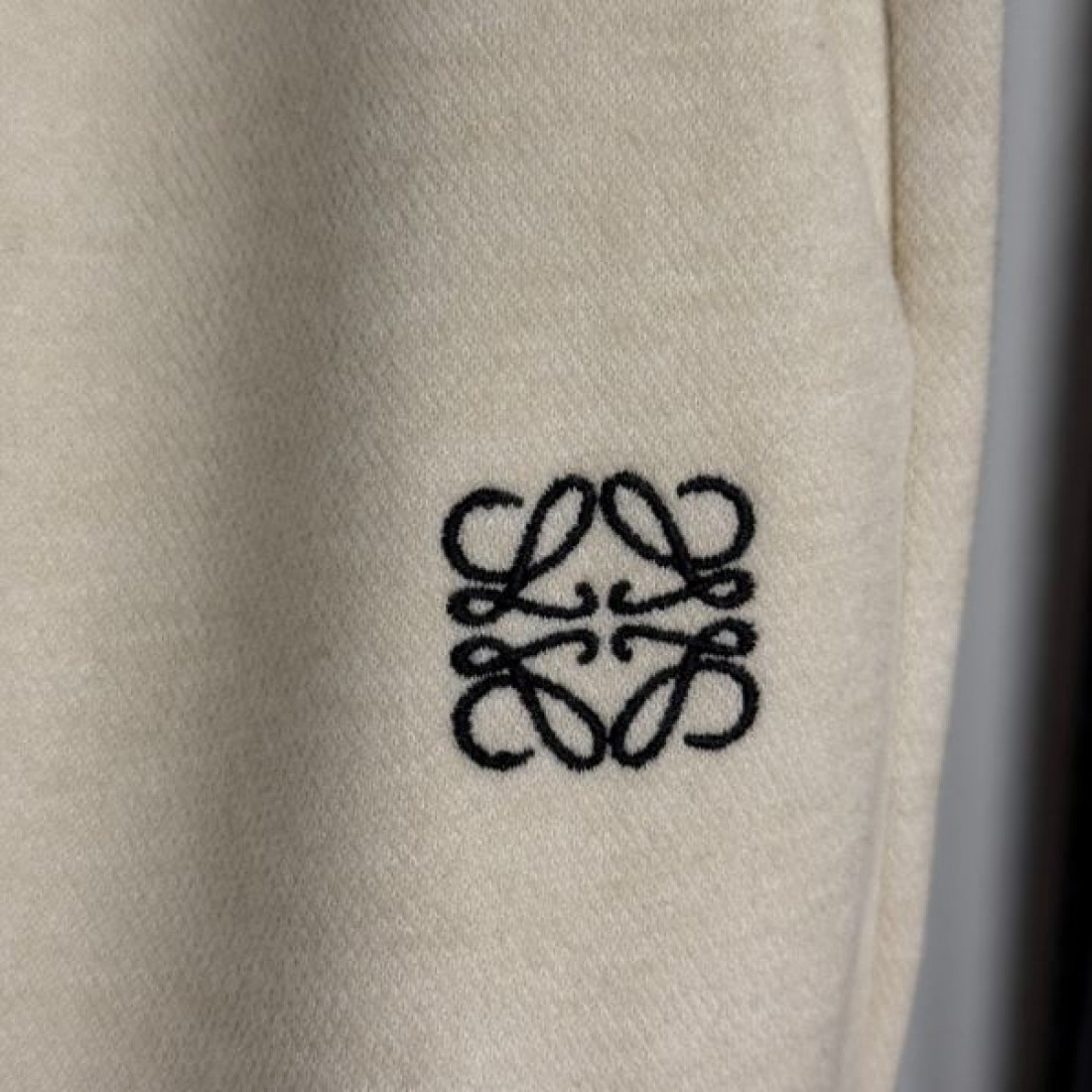 都会的 シンプル 高評価 LOEWE ロエベ コピー パンツ 上品 落ち着き 定評