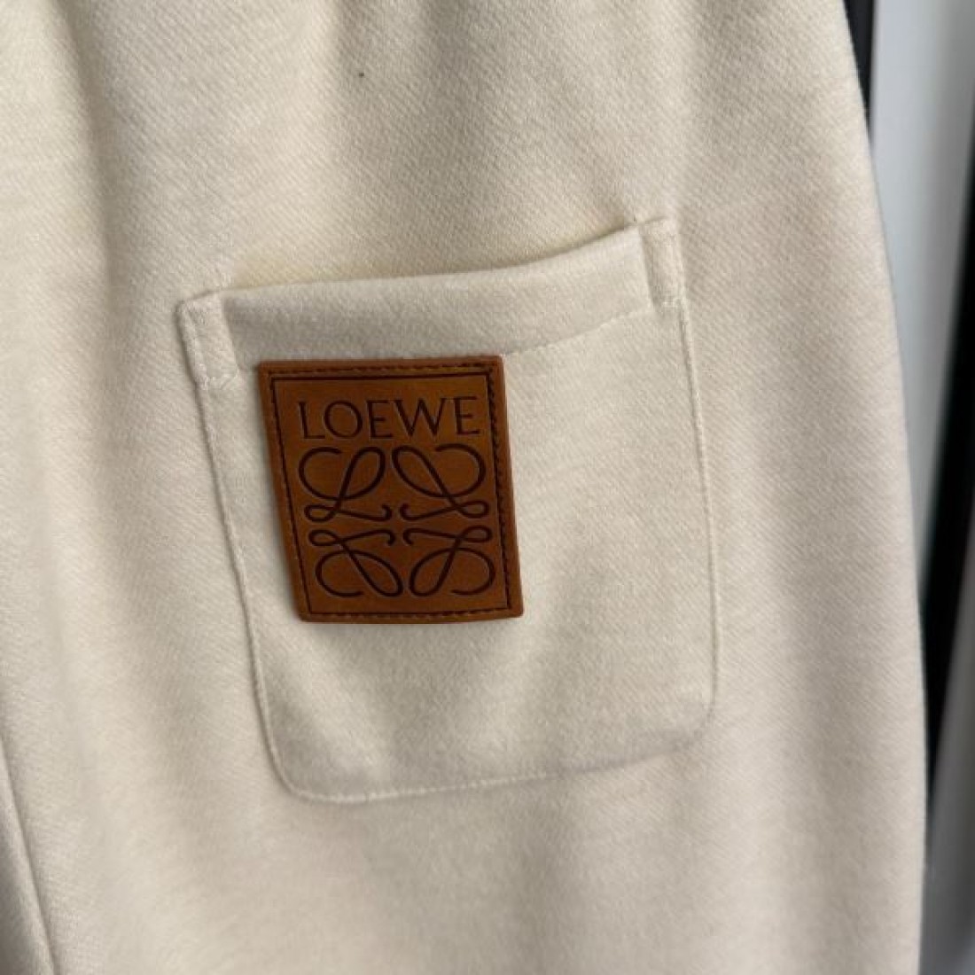 都会的 シンプル 高評価 LOEWE ロエベ コピー パンツ 上品 落ち着き 定評