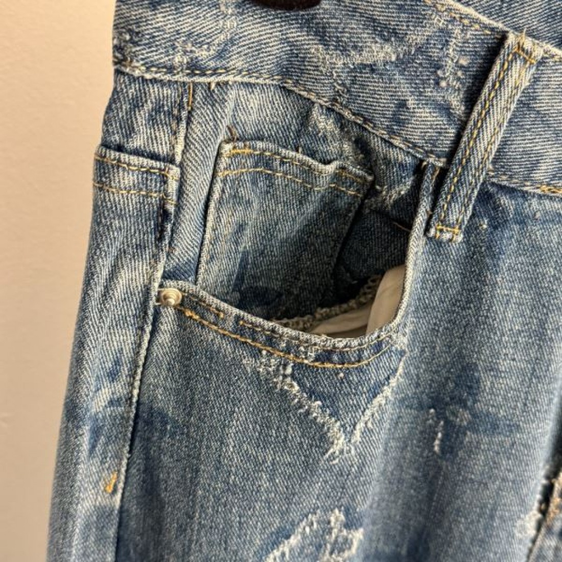 ラグジュアリー モダン 格調 LOUIS VUITTON ルイヴィトン コピー パンツ 存在感