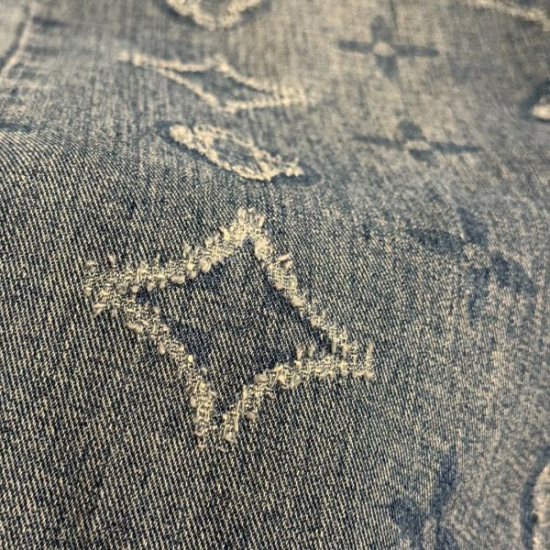 ラグジュアリー モダン 格調 LOUIS VUITTON ルイヴィトン コピー パンツ 存在感