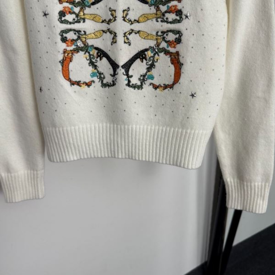 柔らかい 上質感 洗練 LOEWE ロエベ コピー ニット 着心地良し 大人向け 定番