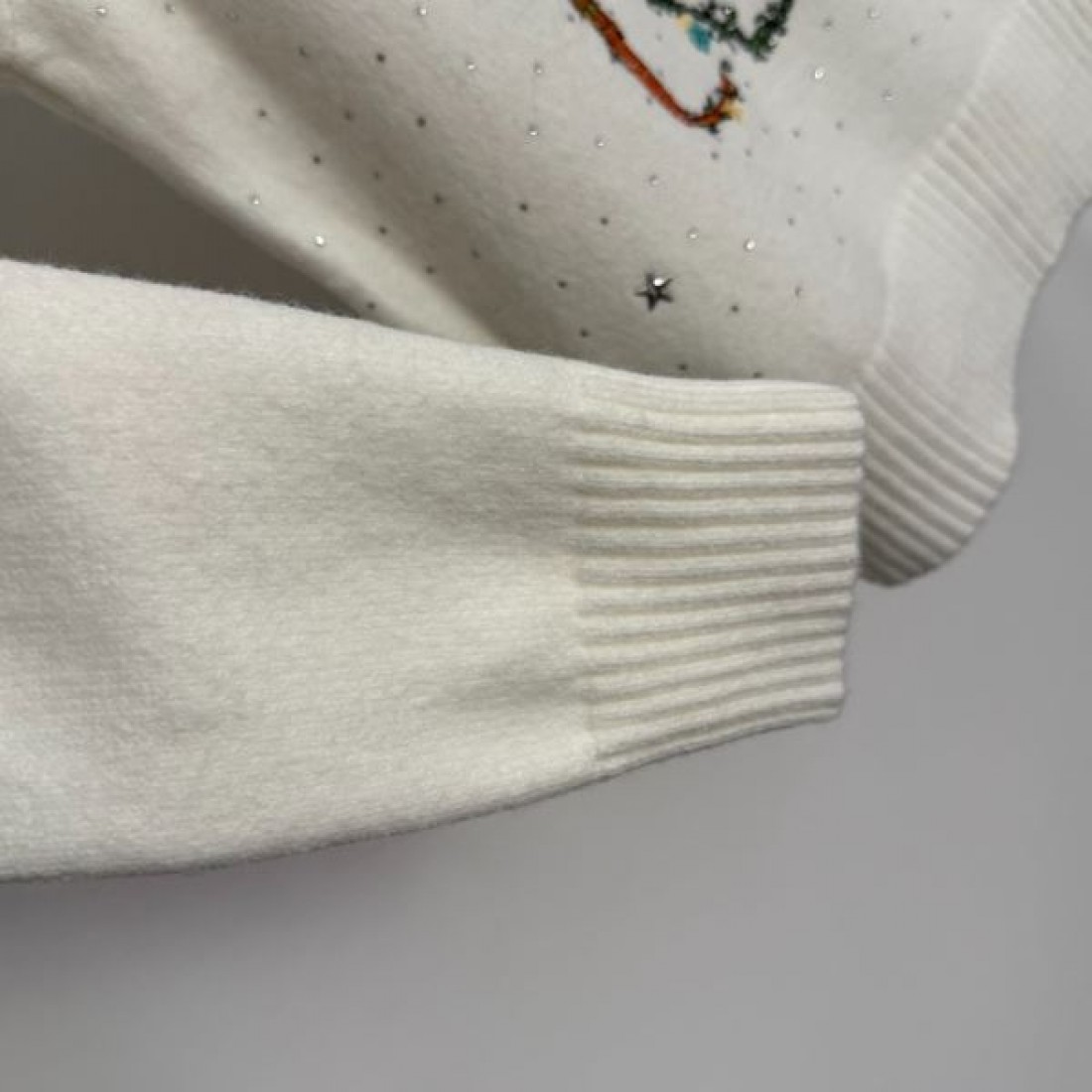 柔らかい 上質感 洗練 LOEWE ロエベ コピー ニット 着心地良し 大人向け 定番