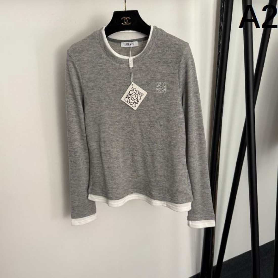 シンプル 上品 きれいめ LOEWE ロエベ コピー 長袖Tシャツ 万能 着回し 人気