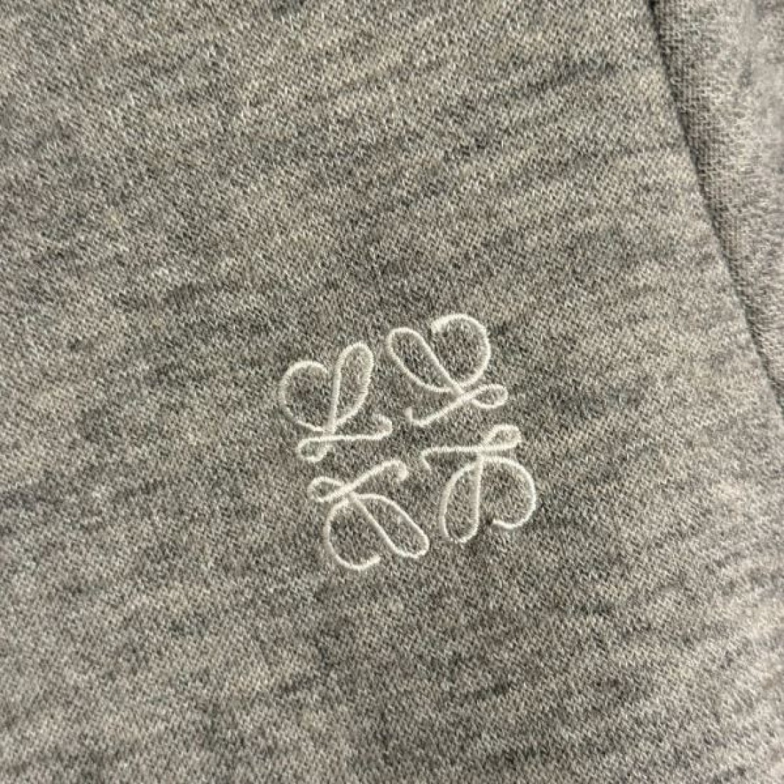 シンプル 上品 きれいめ LOEWE ロエベ コピー 長袖Tシャツ 万能 着回し 人気