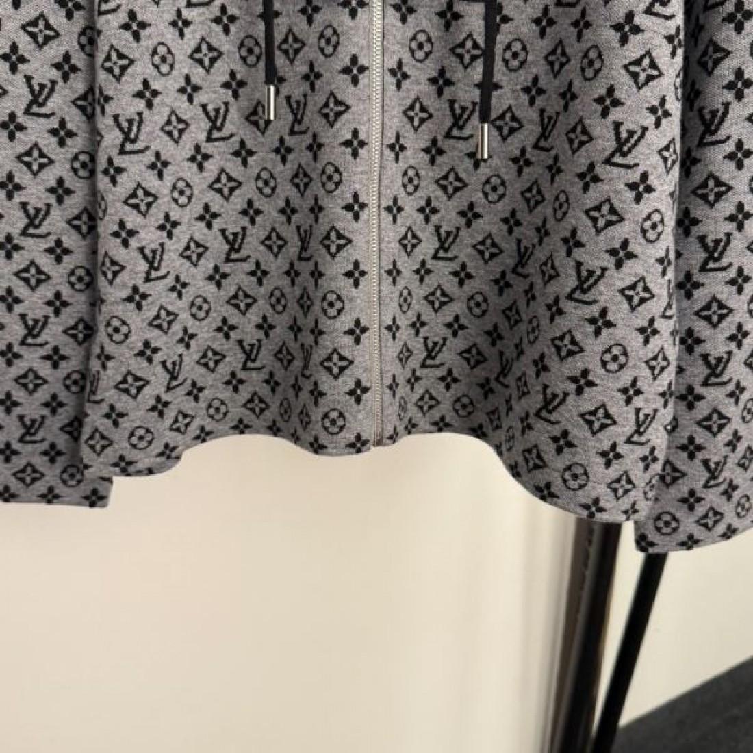 高級感 エレガント 上質 LOUIS VUITTON ルイヴィトン コピー ニット 洗練 定番