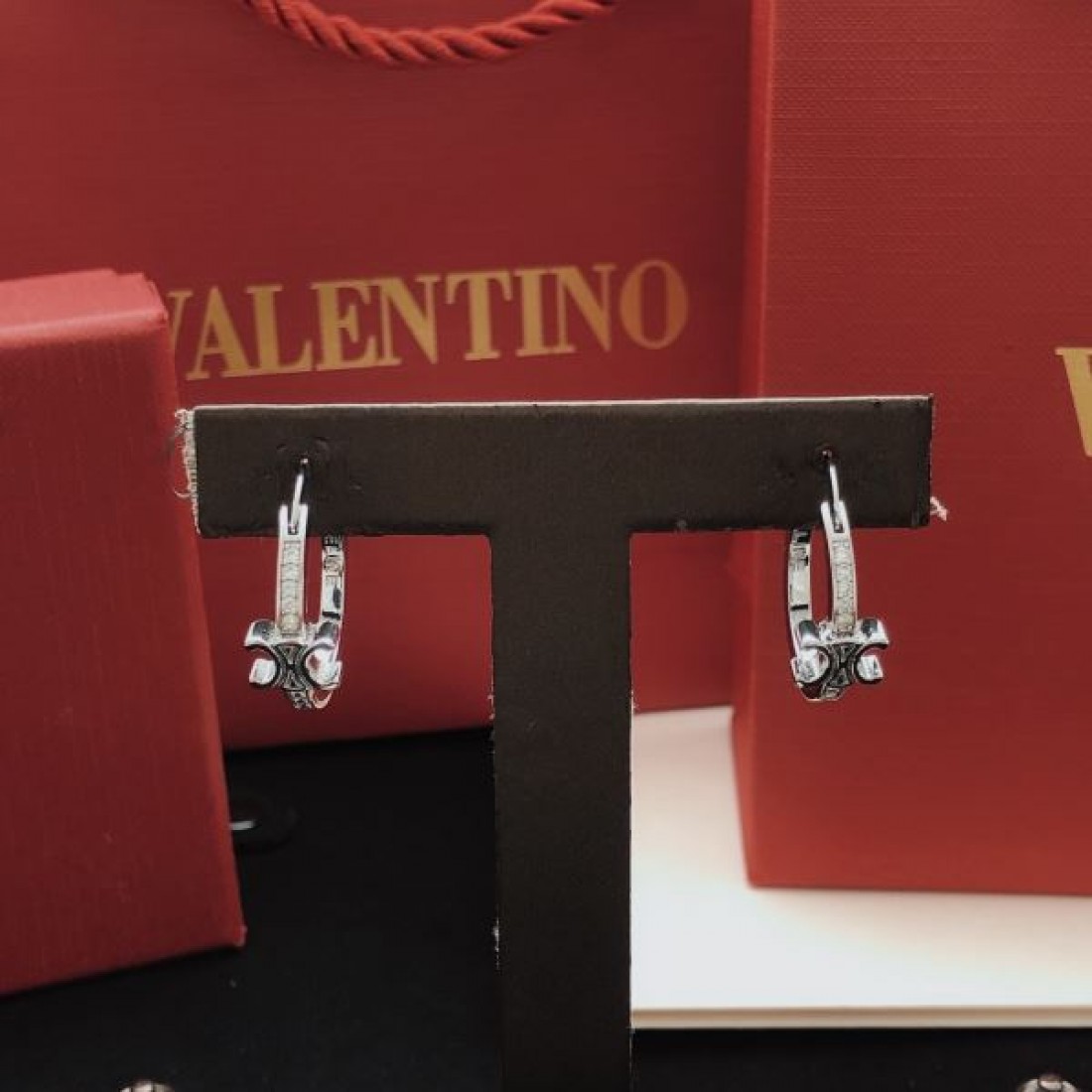 上質 きれいめ CELINE セリーヌ スーパーコピー イヤリング フェミニン 洗練