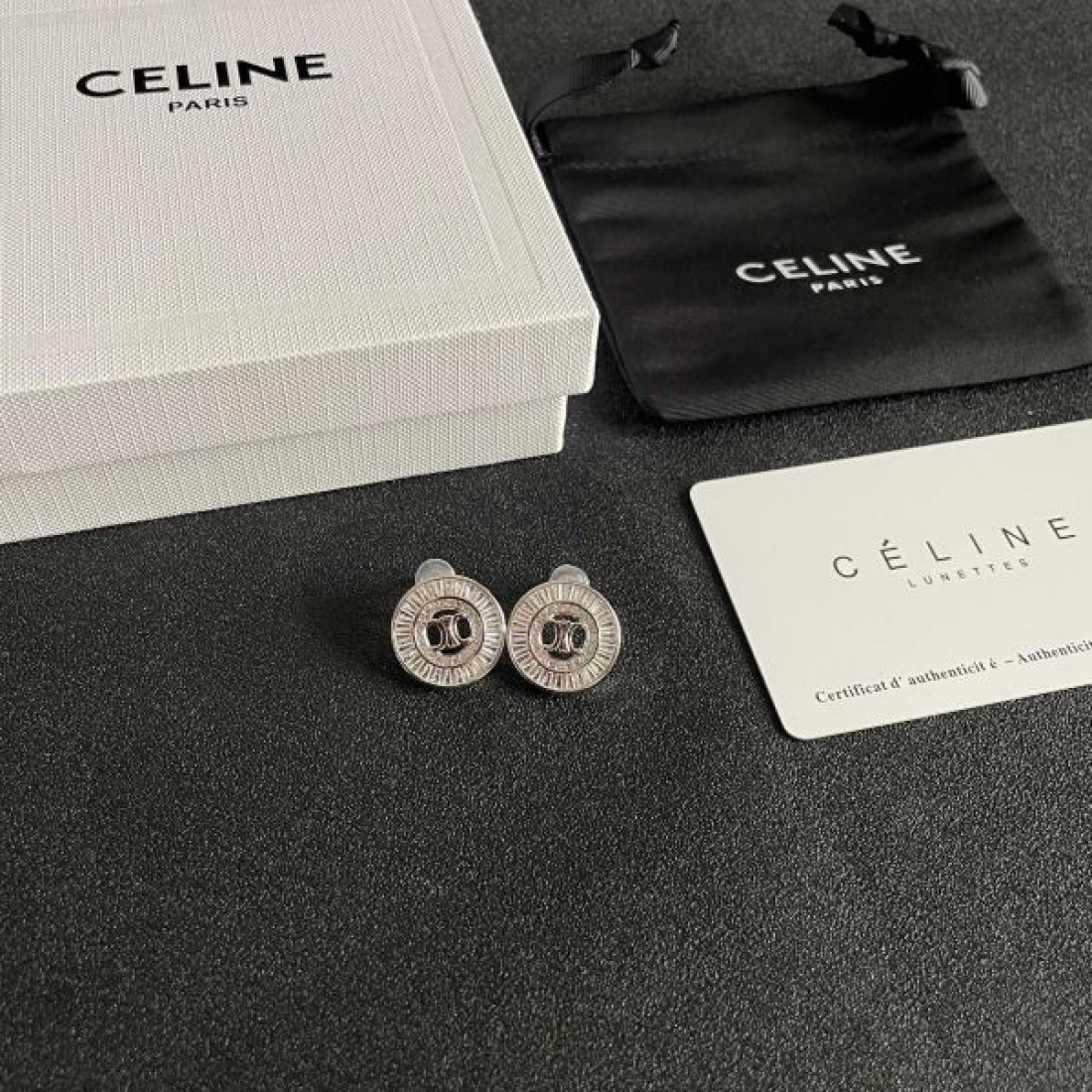上品 洗練 CELINE セリーヌ スーパーコピー イヤリング エレガント 高級感