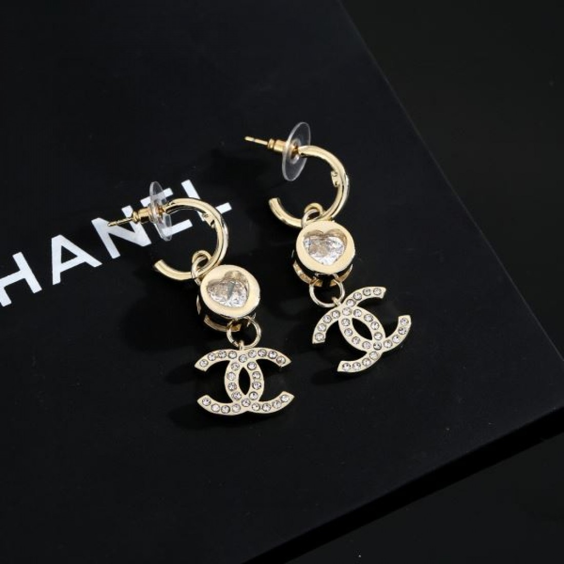 繊麗 上品系 CHANEL シャネル コピー イヤリング 洗練雰囲気 快適装着