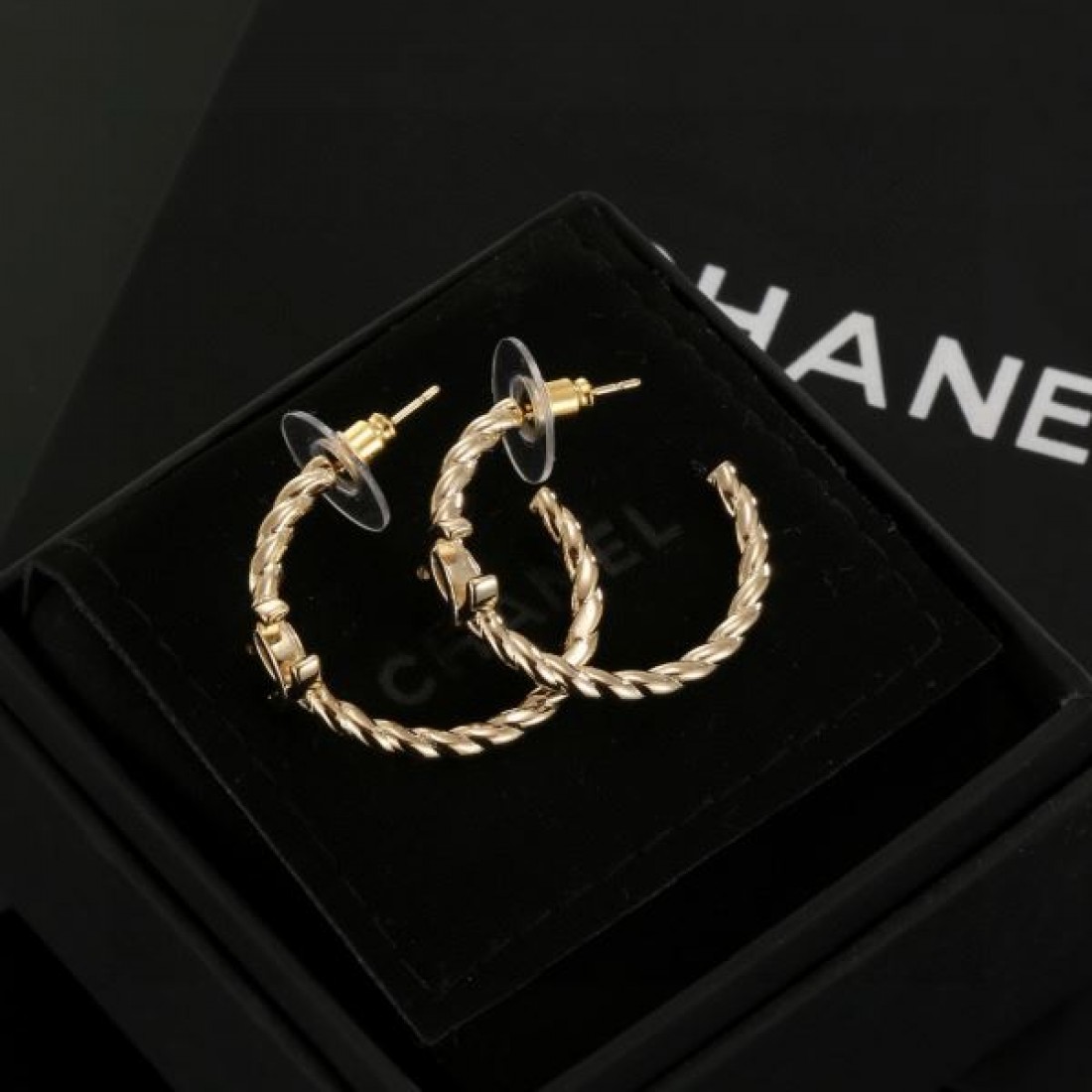 ラグジュアリー 都会的 CHANEL シャネル コピー イヤリング 品格漂う 完成度高