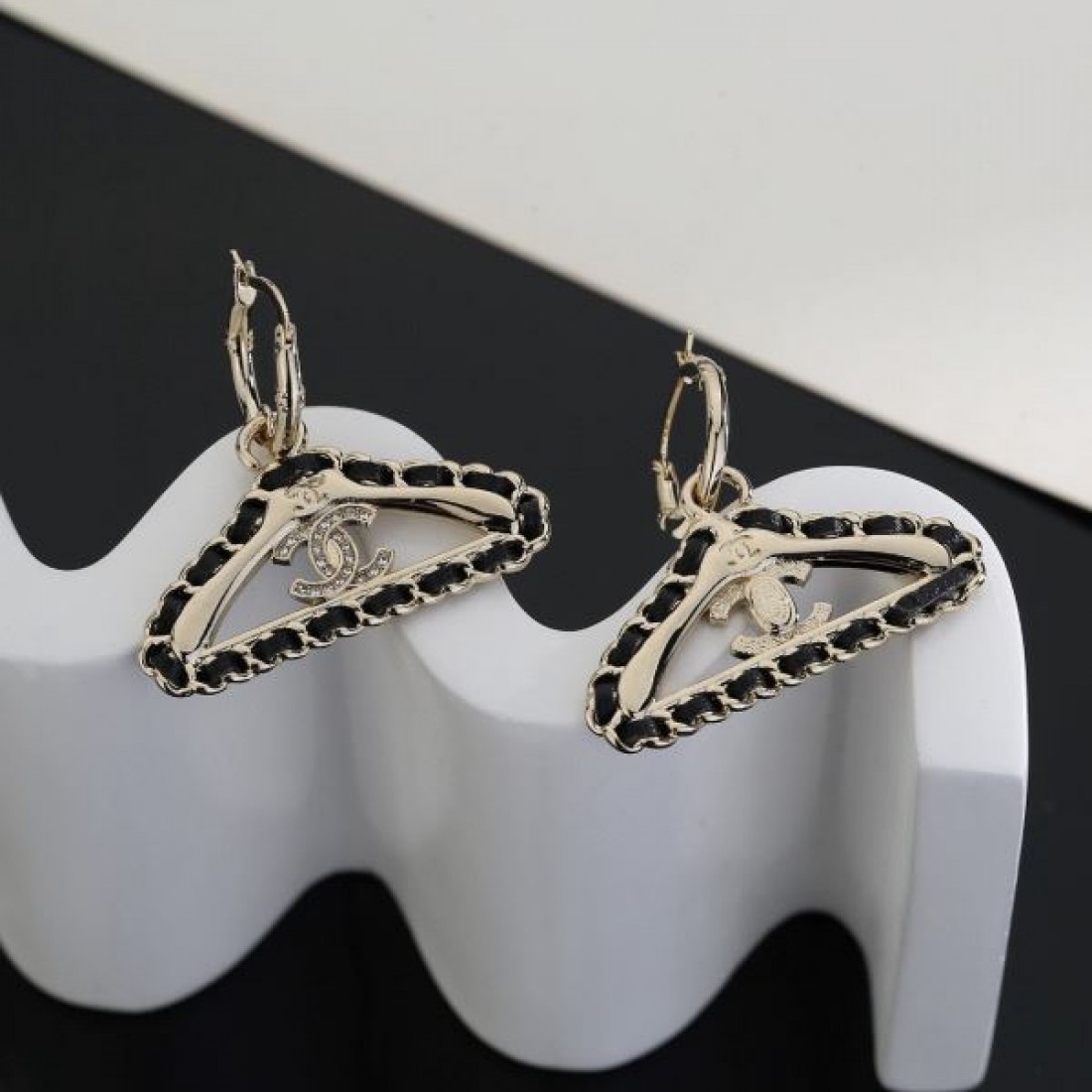 気品溢れる 繊細 CHANEL シャネル コピー イヤリング コーデ映え 安定人気