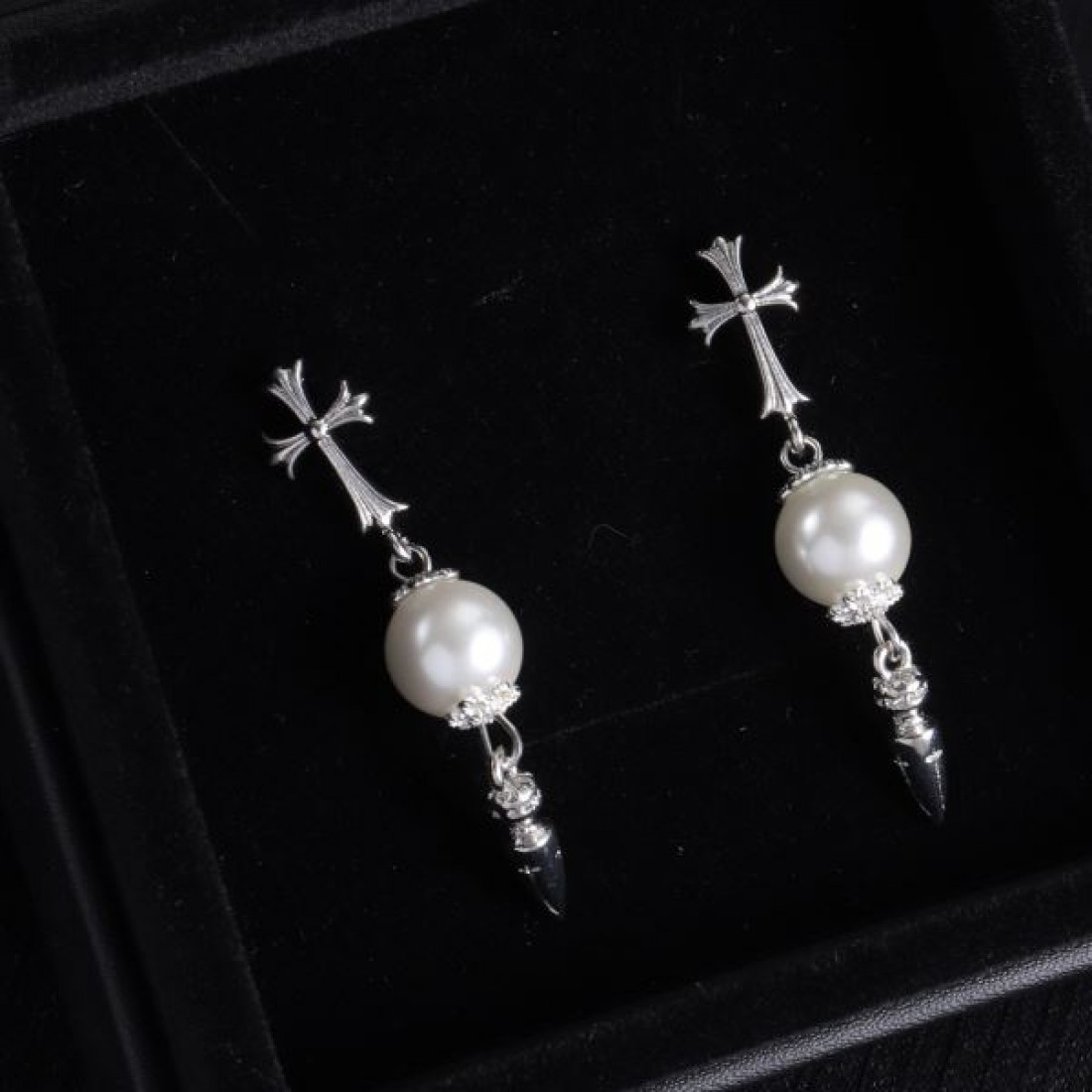 洗練デザイン CHROME HEARTS クロムハーツ コピー イヤリング 高品質仕立て 耐久性良好