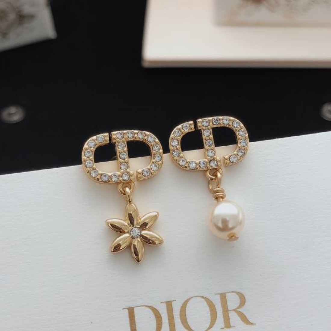 上品 エレガント DIOR ディオール コピー イヤリング 高級感 洗練