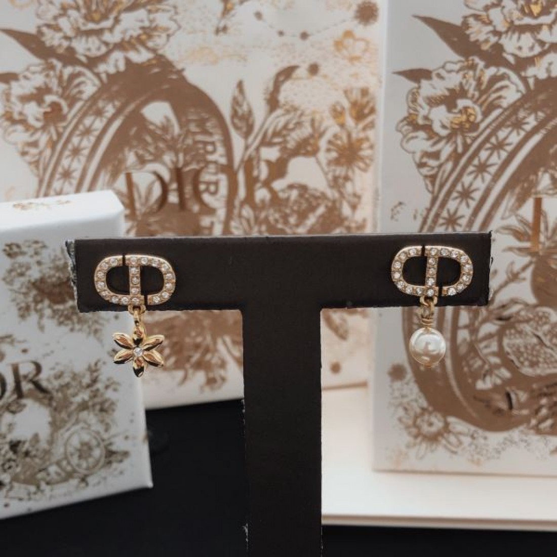 上品 エレガント DIOR ディオール コピー イヤリング 高級感 洗練