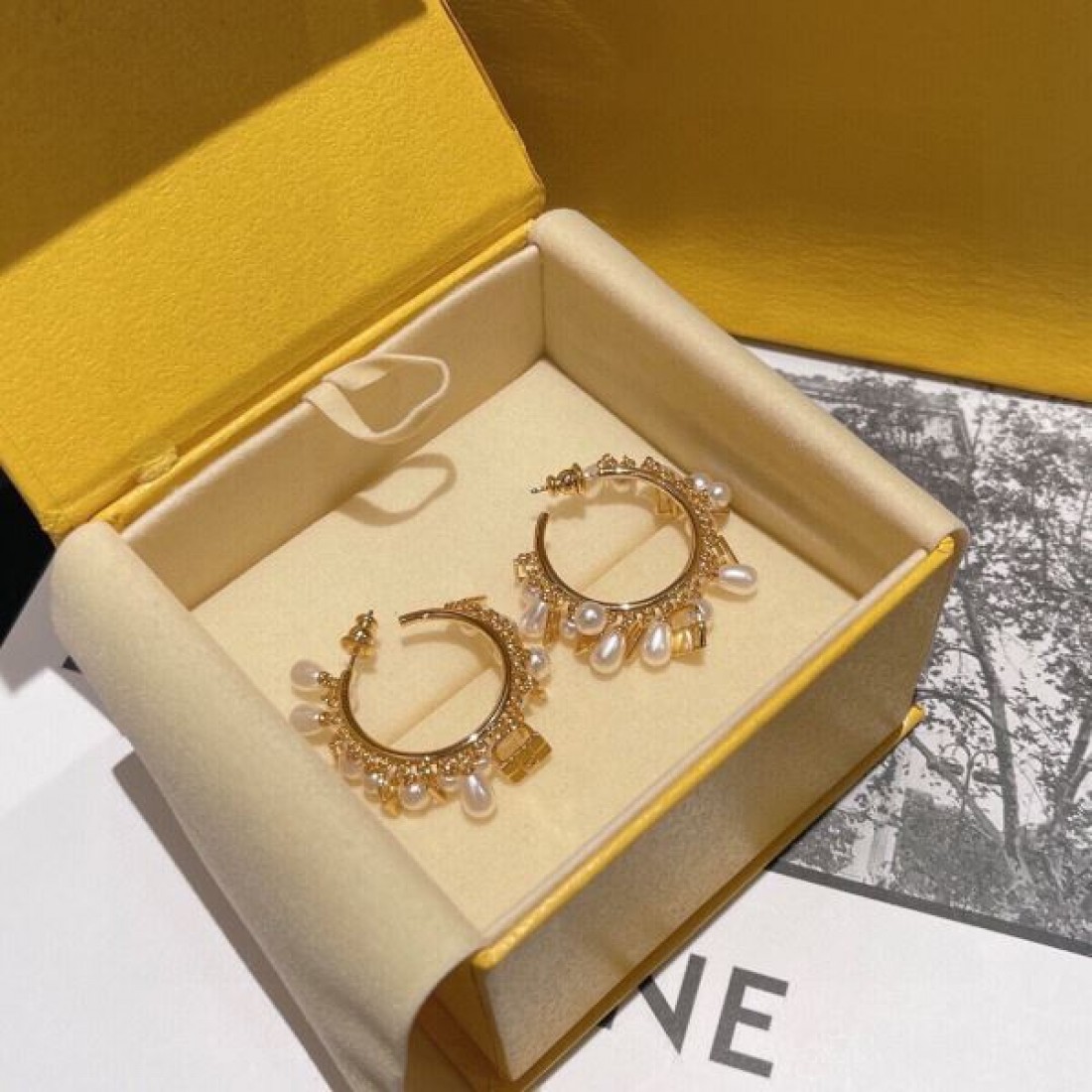 高級感 クラシック FENDI フェンデイ コピー イヤリング 上品 フェミニン