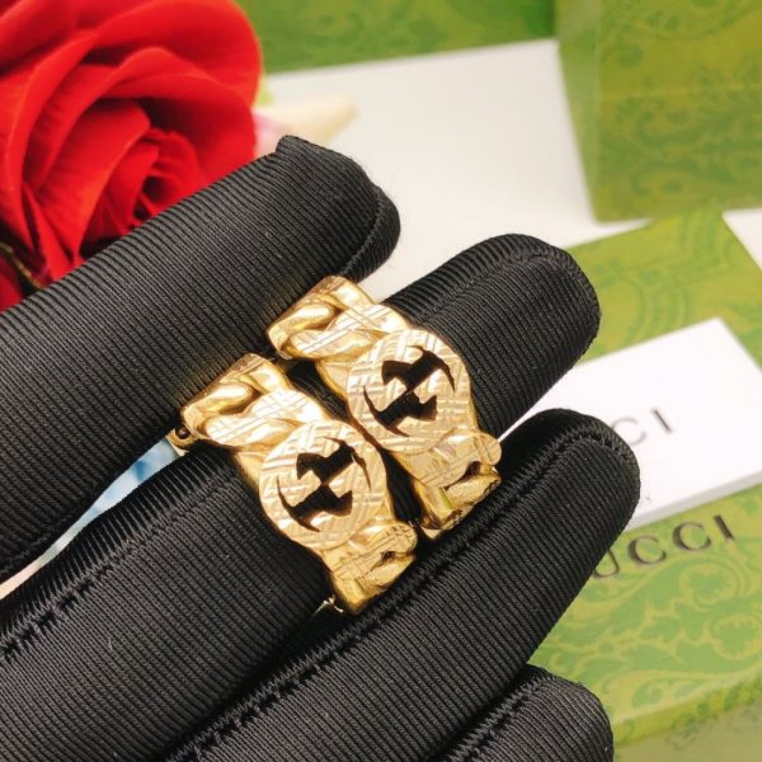 スタイリッシュ 知的 GUCCI グッチ コピー イヤリング デザイン性高 耐久性良好