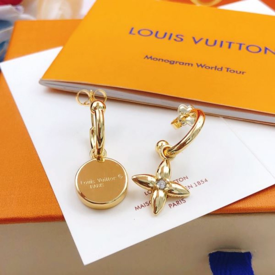存在感強め ラグジュアリー LOUIS VUITTON ルイヴィトン コピー イヤリング 華奢見え