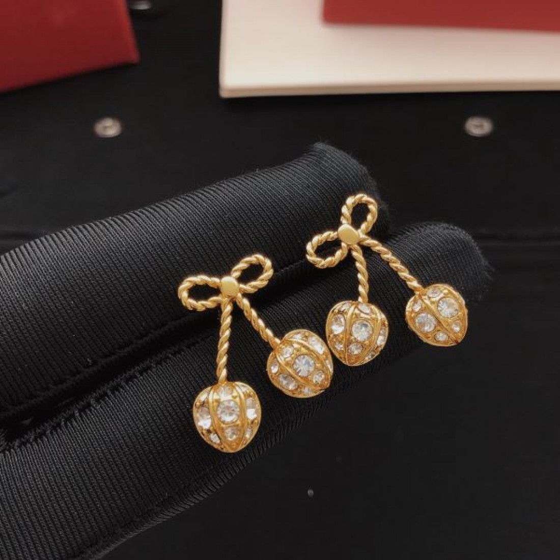 エレガント 上品 高級感 VALENTINO ヴァレンティノ コピー イヤリング 華やか