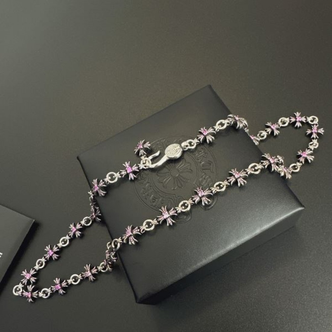 クール 重厚感 男性的 CHROME HEARTS クロムハーツ コピー ネックレス 存在感