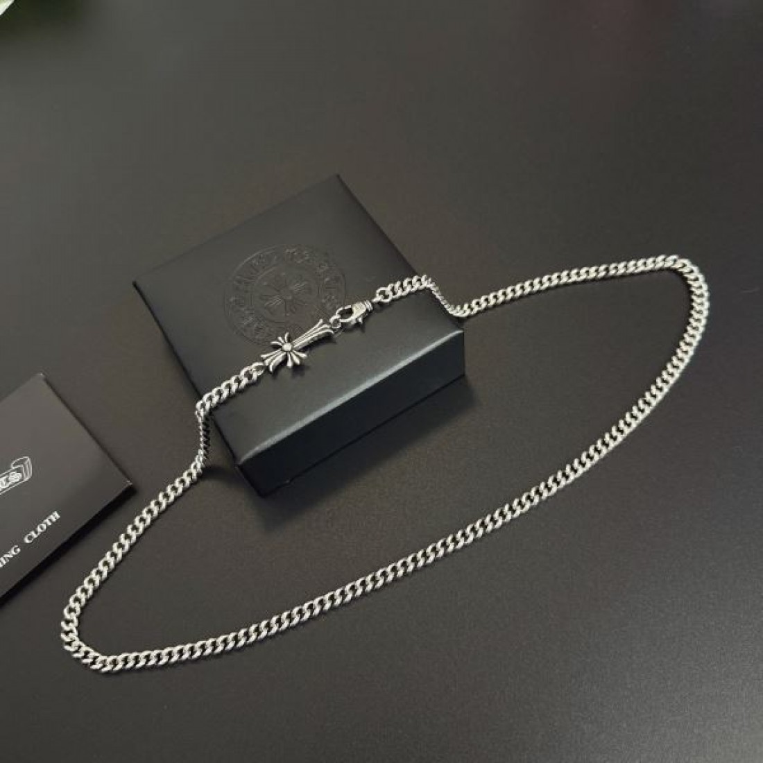 ワイルド 大胆 メンズ向け CHROME HEARTS クロムハーツ コピー ネックレス 重厚感