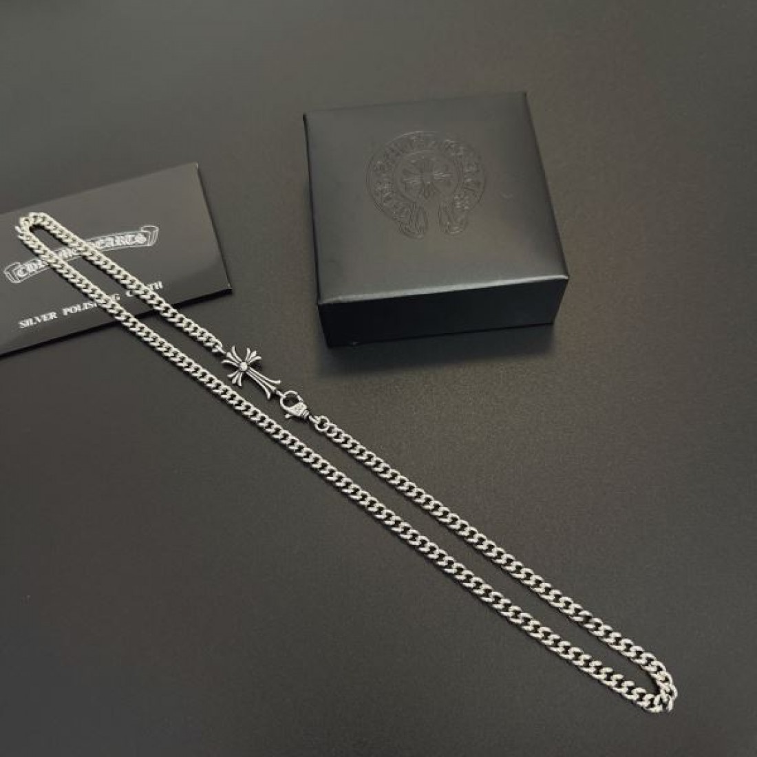 ワイルド 大胆 メンズ向け CHROME HEARTS クロムハーツ コピー ネックレス 重厚感 