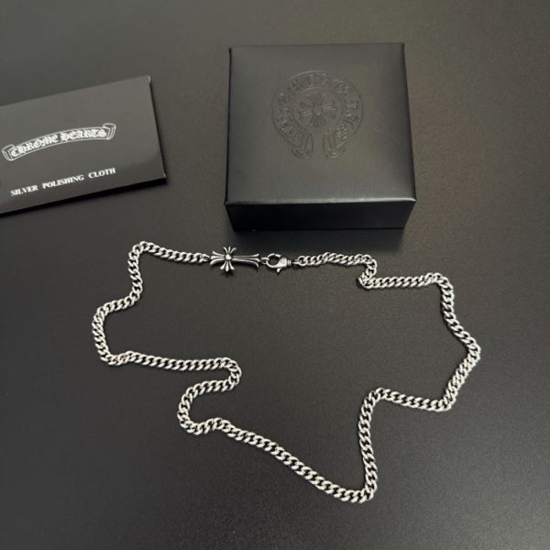 ワイルド 大胆 メンズ向け CHROME HEARTS クロムハーツ コピー ネックレス 重厚感 