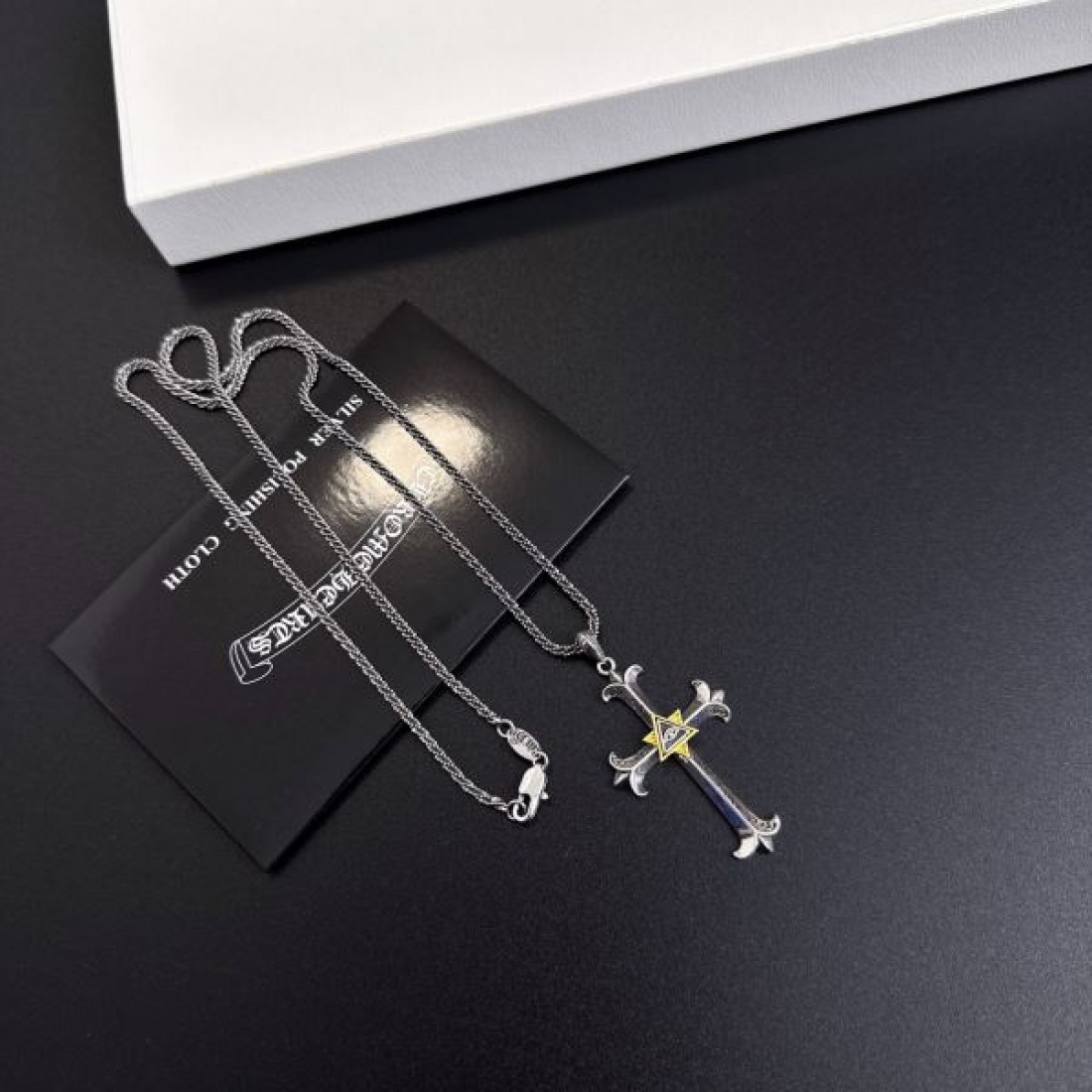 都会的 洗練 ハード系 CHROME HEARTS クロムハーツ コピー ネックレス 存在感 