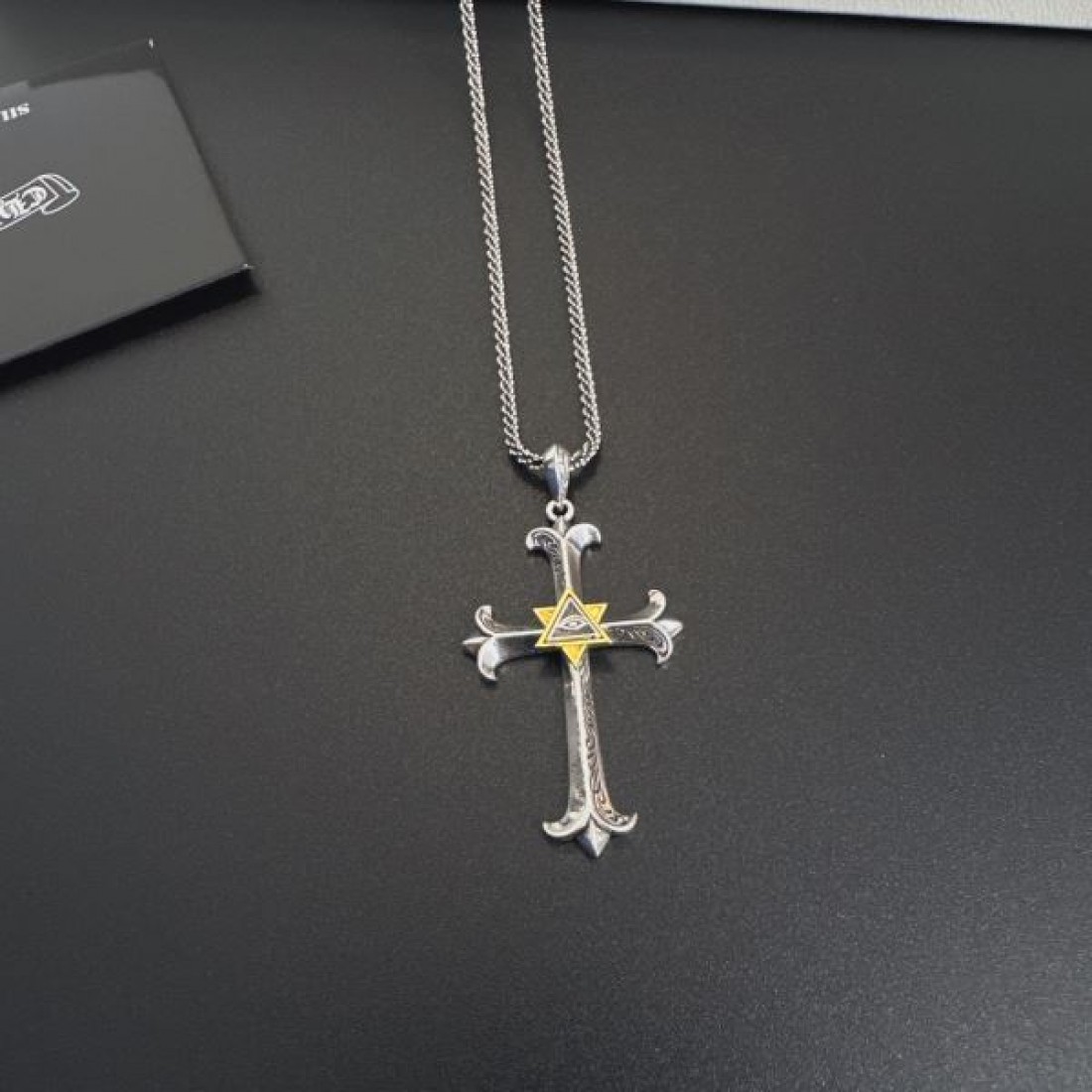 都会的 洗練 ハード系 CHROME HEARTS クロムハーツ コピー ネックレス 存在感 