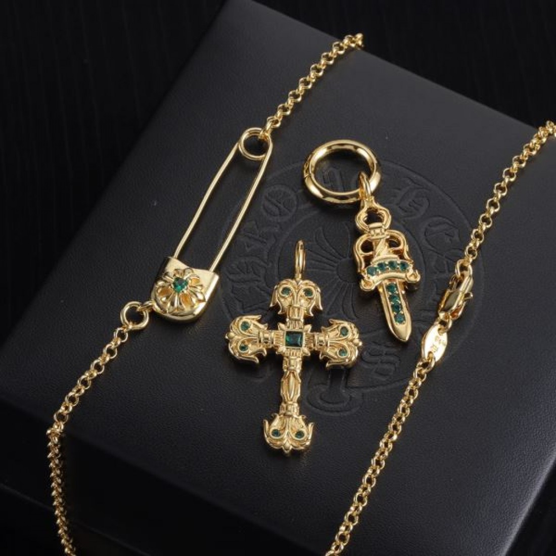 大人向け 上質 CHROME HEARTS クロムハーツ コピー ネックレス 重厚感 高評価