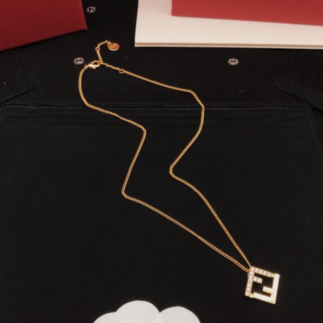 シンプル 洗練 大人向け FENDI フェンディ コピー ネックレス 高見え きれいめ 