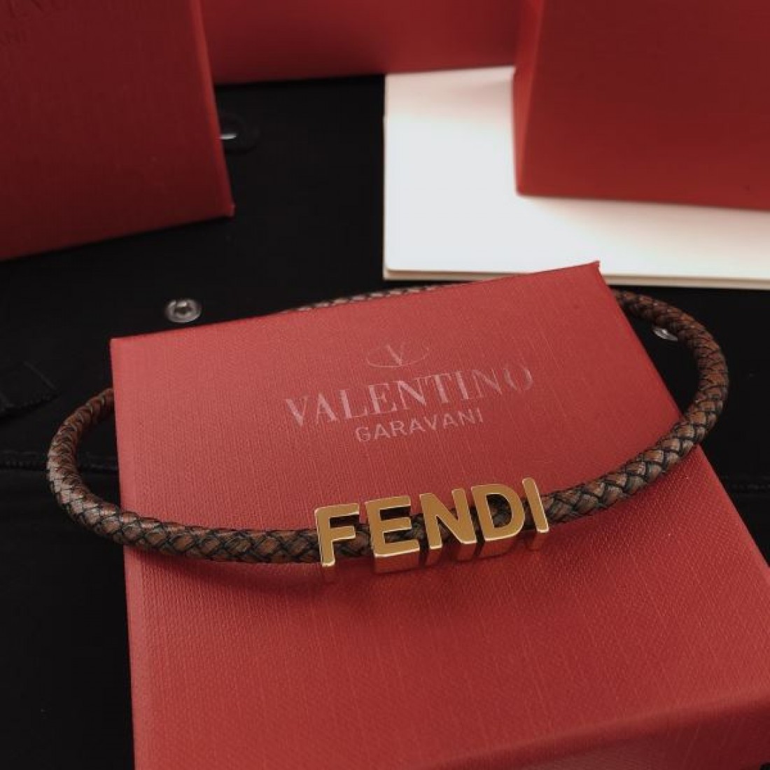 華やか 上質 モード FENDI フェンディ コピー ネックレス 高級感 おしゃれ