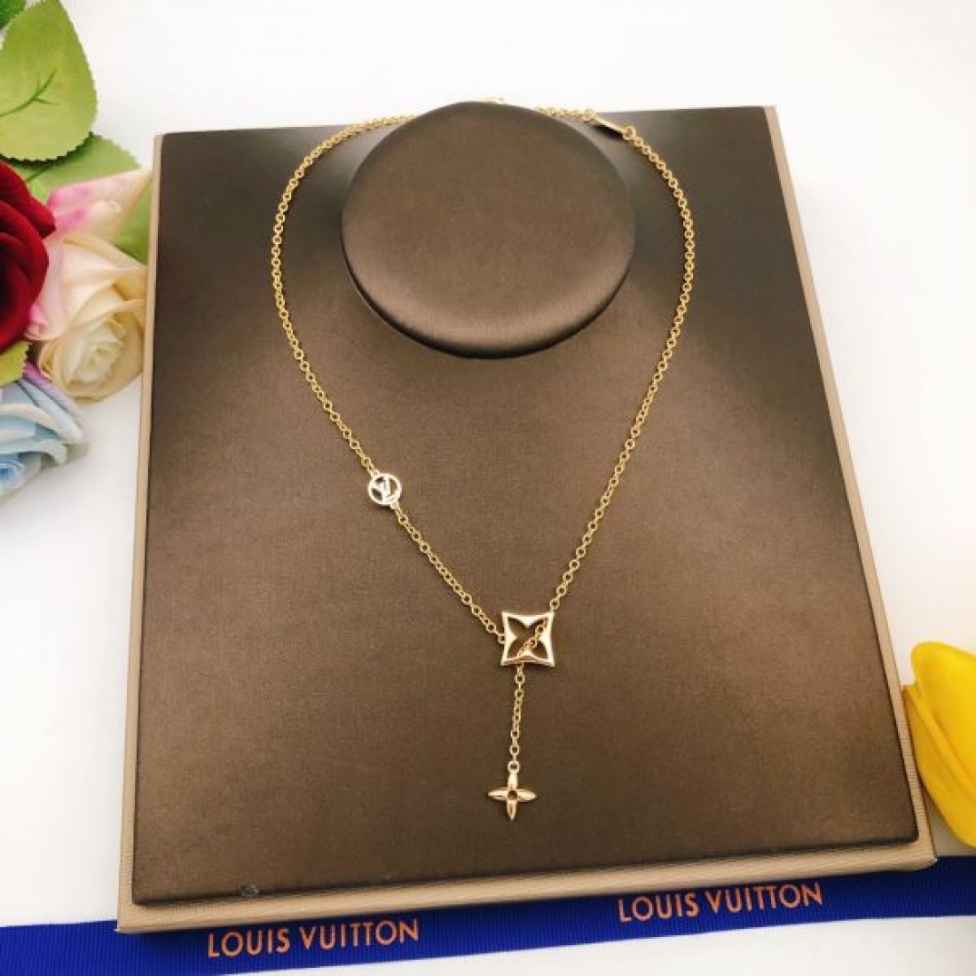 フェミニン LOUIS VUITTON ルイヴィトン コピー ネックレス 可愛い 上質 注目
