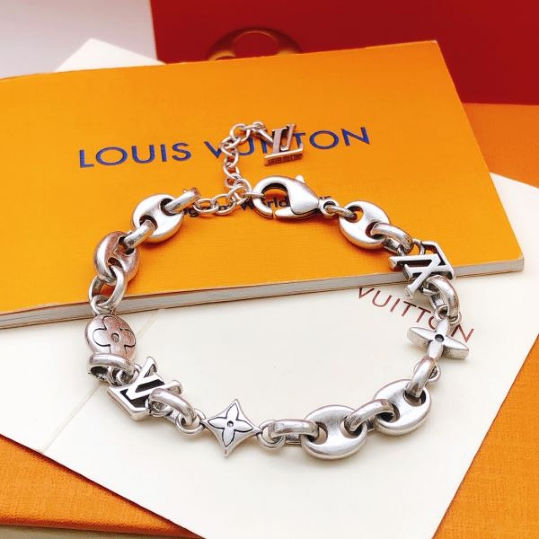 モダン スマート 洗練 LOUIS VUITTON ルイヴィトン コピー ネックレス おしゃれ 