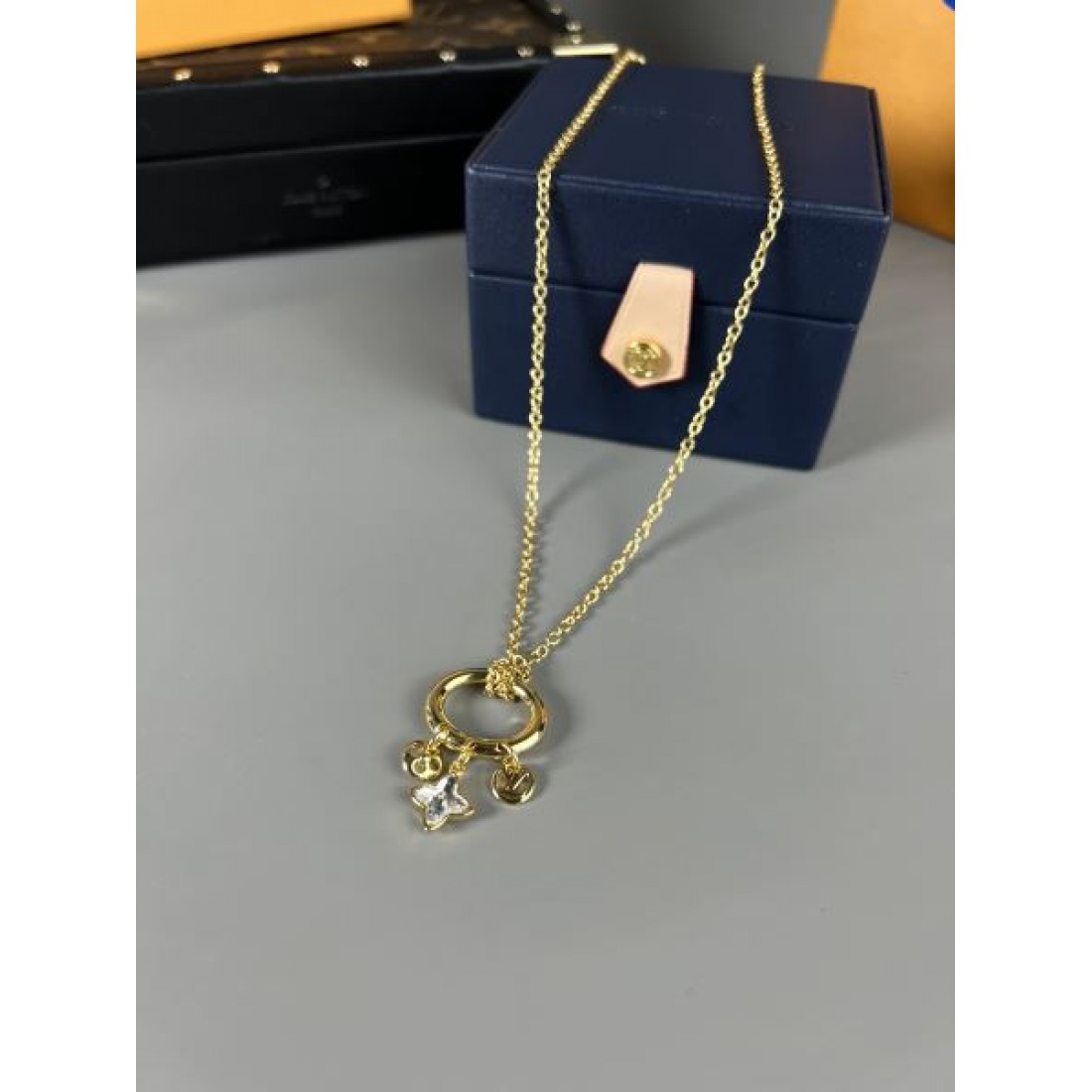 トレンド感 クール 上質 LOUIS VUITTON ルイヴィトン コピー ネックレス 存在感 