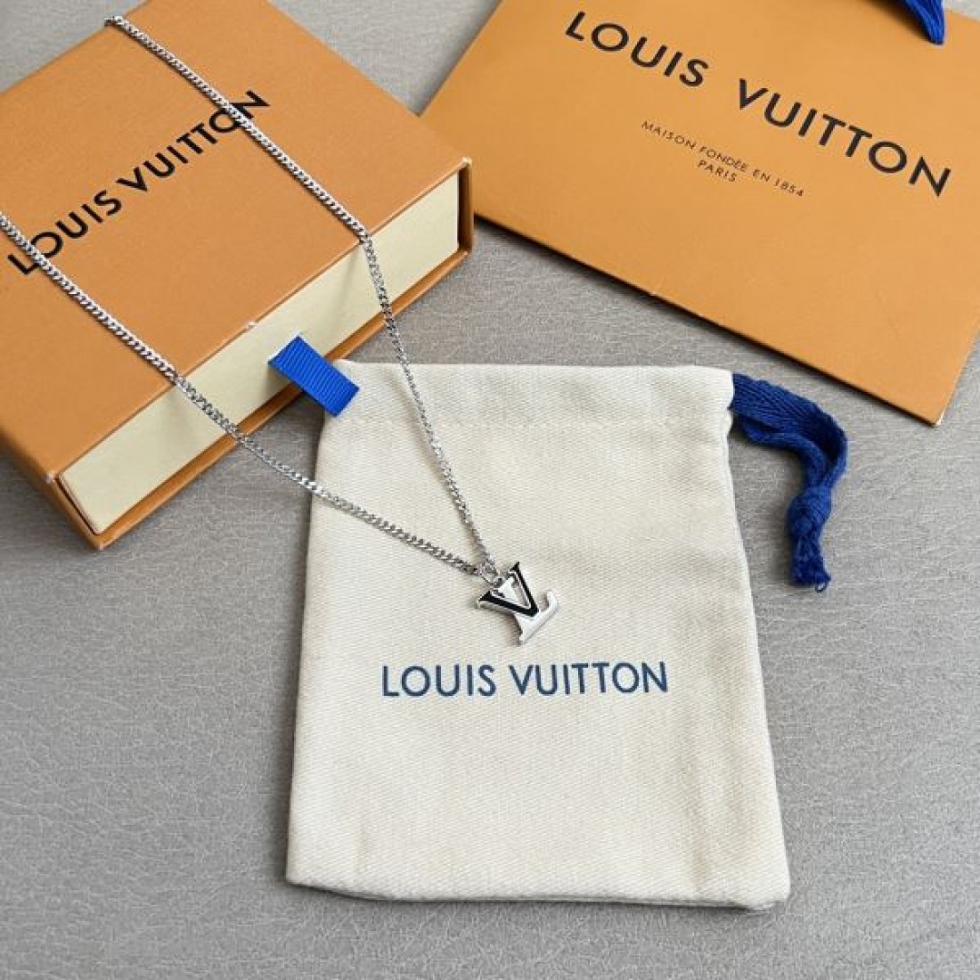 定番 ハイブランド 上品 LOUIS VUITTON ルイヴィトン コピー ネックレス 洗練