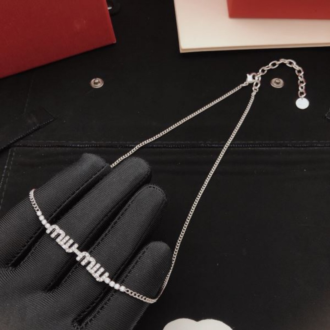 フェミニン きれいめ 上質 MIU MIU ミュウミュウ コピー ネックレス 華奢