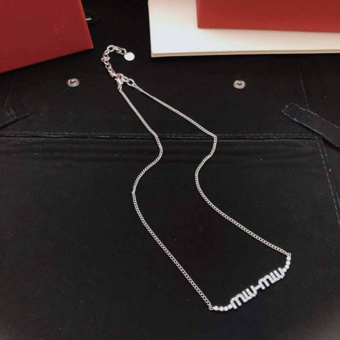 フェミニン きれいめ 上質 MIU MIU ミュウミュウ コピー ネックレス 華奢