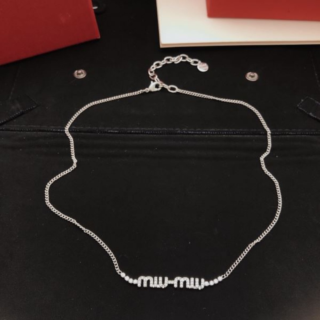 フェミニン きれいめ 上質 MIU MIU ミュウミュウ コピー ネックレス 華奢