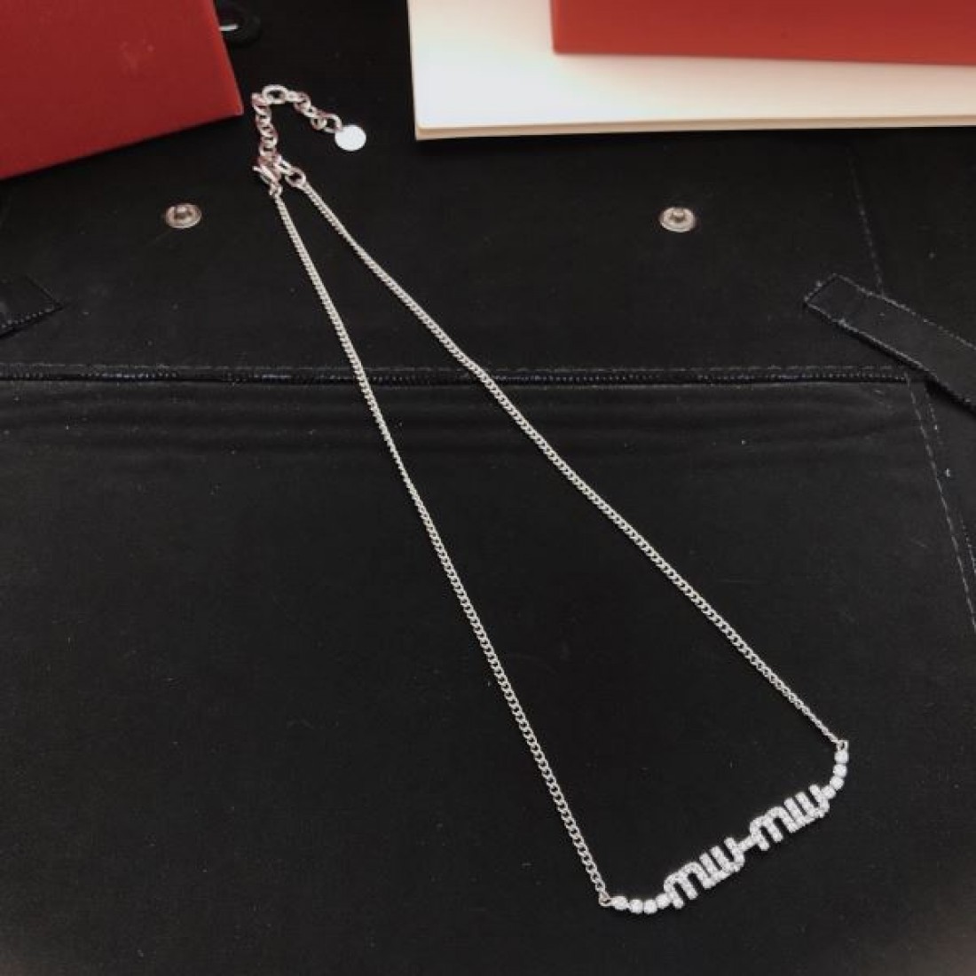 フェミニン きれいめ 上質 MIU MIU ミュウミュウ コピー ネックレス 華奢